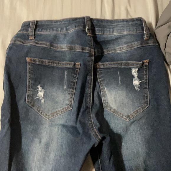 Ripped jeans - Picture 2 of 4